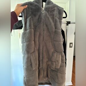 New with tags Avec Les Filles furry vest with hood